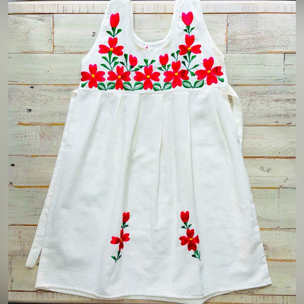 Toddler girls size 4 dress handmade in Mexico white floral NWOT